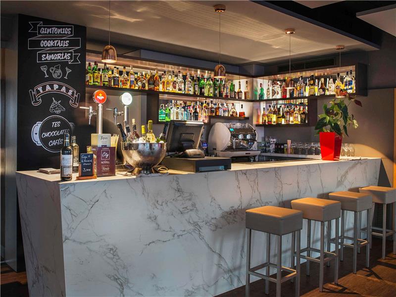 On-Site,Bar/Lounge