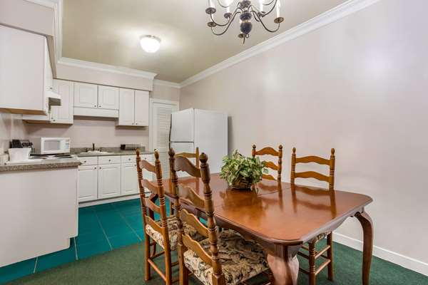  - Americas Best Value Inn Historic Clewiston Inn