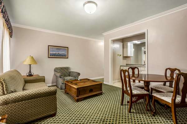  - Americas Best Value Inn Historic Clewiston Inn