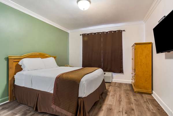 - Americas Best Value Inn Historic Clewiston Inn