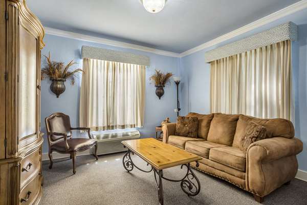 Suite - Americas Best Value Inn Historic Clewiston Inn