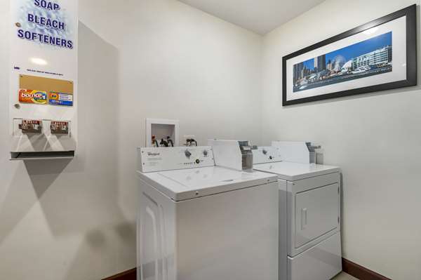 Amenities - Best Western Plus South Holland Hotel - I-80 & I-294, Exit 2