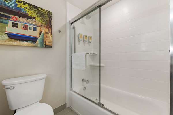  - Best Western Plus South Holland Hotel - I-80 & I-294, Exit 2