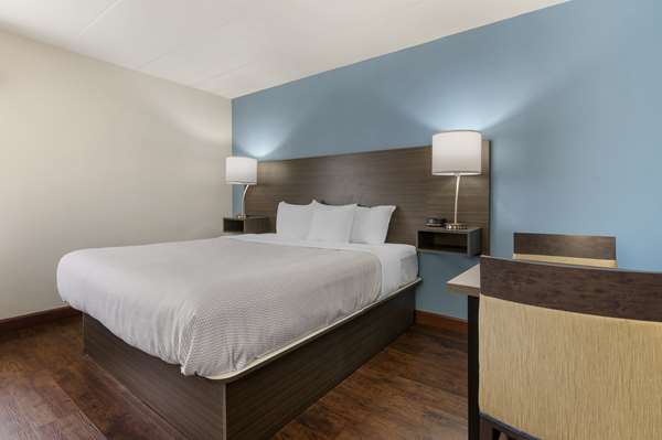  - Best Western Plus South Holland Hotel - I-80 & I-294, Exit 2
