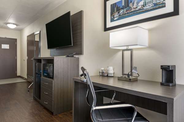  - Best Western Plus South Holland Hotel - I-80 & I-294, Exit 2