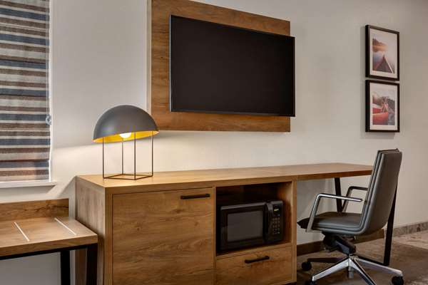  - La Quinta Inn & Suites Santa Rosa