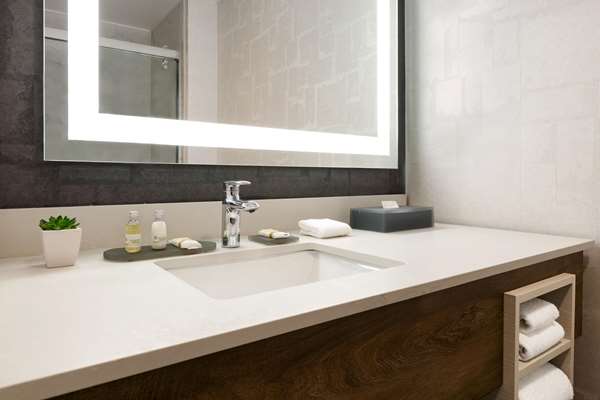  - La Quinta Inn & Suites Santa Rosa