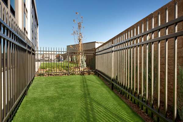  - La Quinta Inn & Suites Santa Rosa