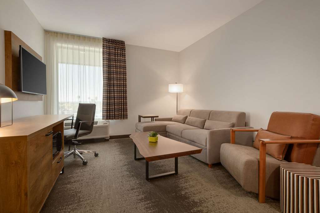 LA QUINTA SANTA ROSA-guestroom-Guest Room,Suite,On-Site.jpg