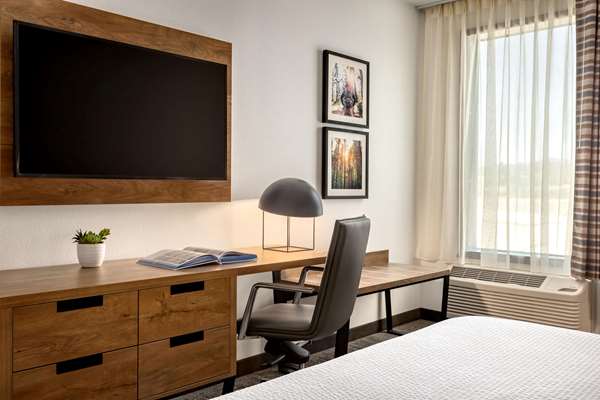  - La Quinta Inn & Suites Santa Rosa