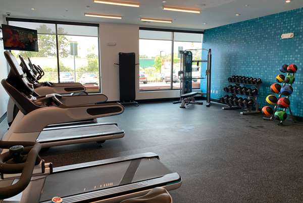 Fitness/ Exercise Room - La Quinta Inn & Suites Santa Rosa