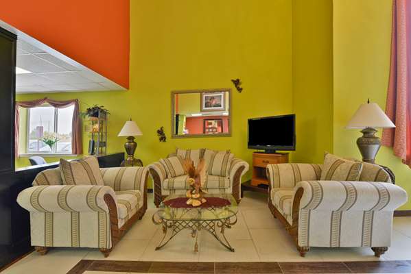  - Americas Best Value Inn & Suites Haltom City - I-820, Exit 18