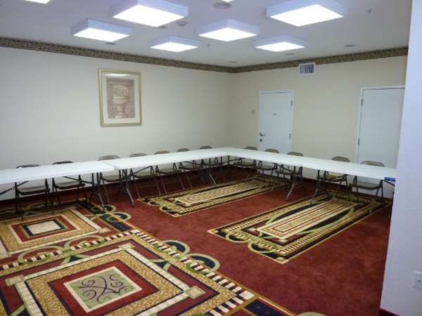  - Americas Best Value Inn & Suites Haltom City - I-820, Exit 18