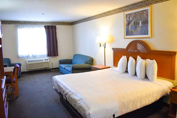Suite - Americas Best Value Inn & Suites Haltom City - I-820, Exit 18