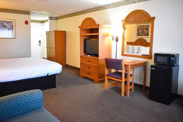 Suite - Americas Best Value Inn & Suites Haltom City - I-820, Exit 18