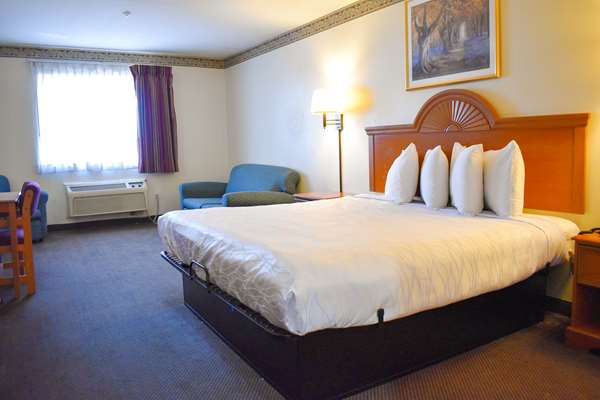 Suite - Americas Best Value Inn & Suites Haltom City - I-820, Exit 18