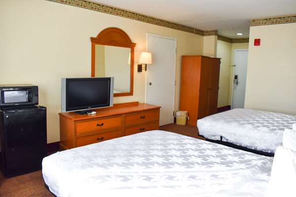  - Americas Best Value Inn & Suites Haltom City - I-820, Exit 18