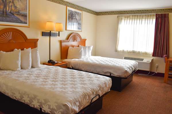  - Americas Best Value Inn & Suites Haltom City - I-820, Exit 18