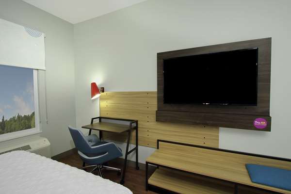  - Tru by Hilton South Waco - I-35, Exit 330B