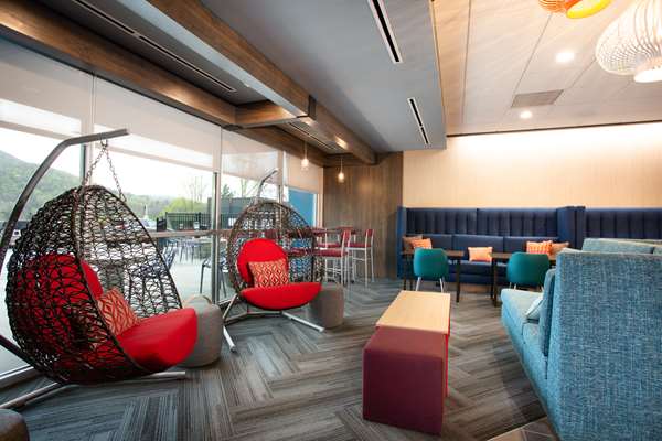  - Tru by Hilton East Asheville - I-40, Exit 55