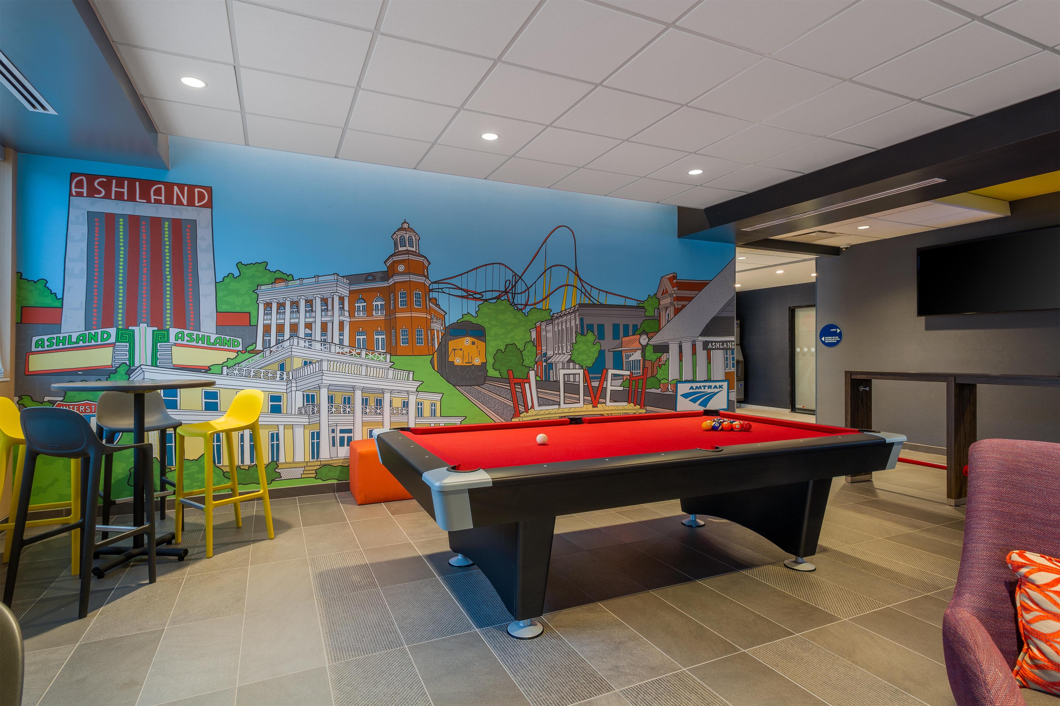 Lobby | Tru by Hilton Ashland