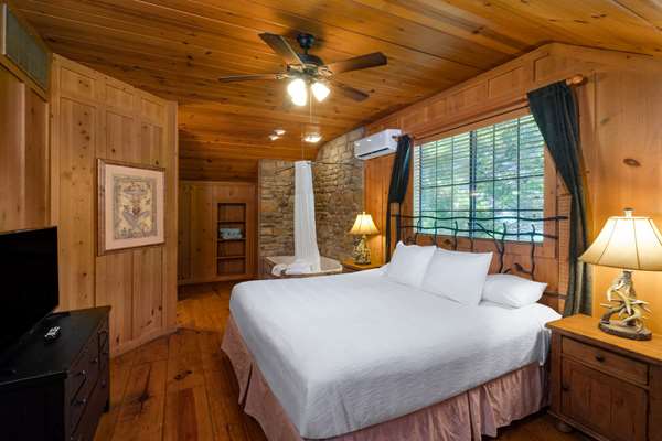  - Cabins at Green Mountain Branson