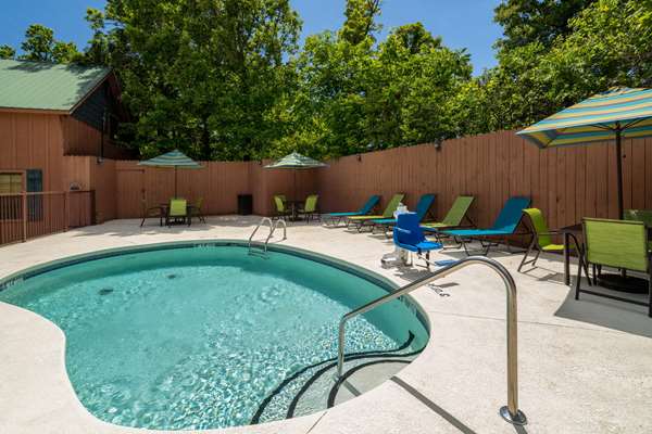 Pool - Cabins at Green Mountain Branson