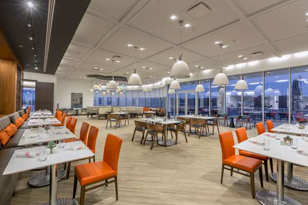 Restaurant - Summit Hotel Northeast Cincinnati