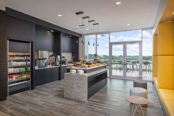 Bar - Summit Hotel Northeast Cincinnati