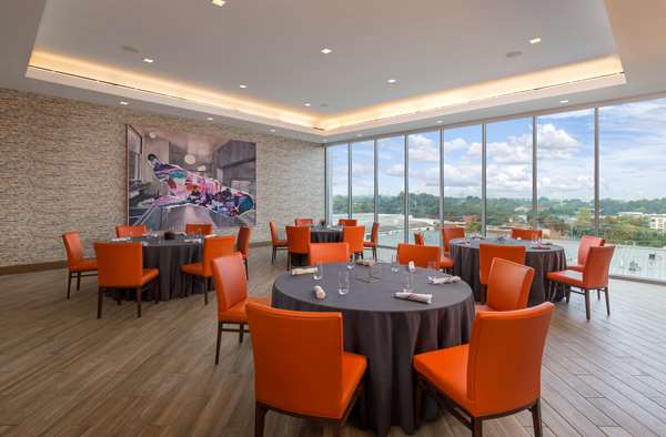 Restaurant - Summit Hotel Northeast Cincinnati