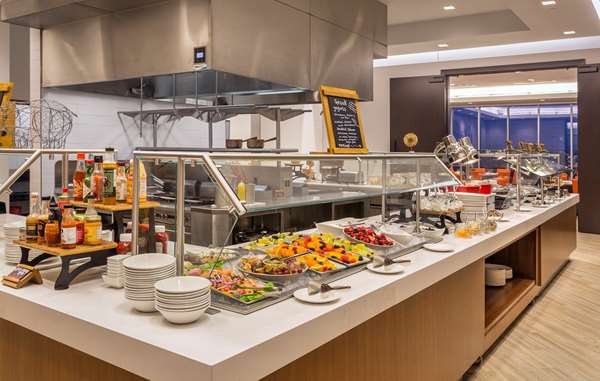 Restaurant - Summit Hotel Northeast Cincinnati