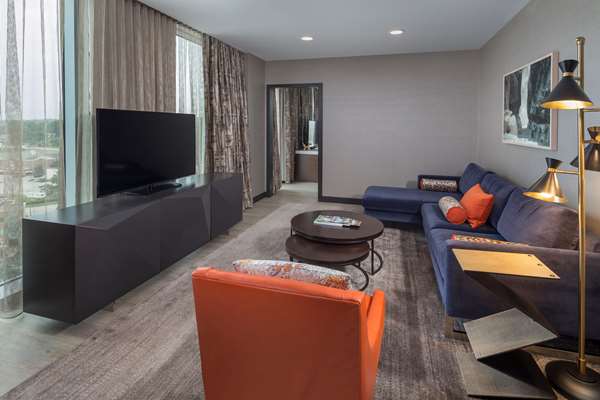 Suite - Summit Hotel Northeast Cincinnati