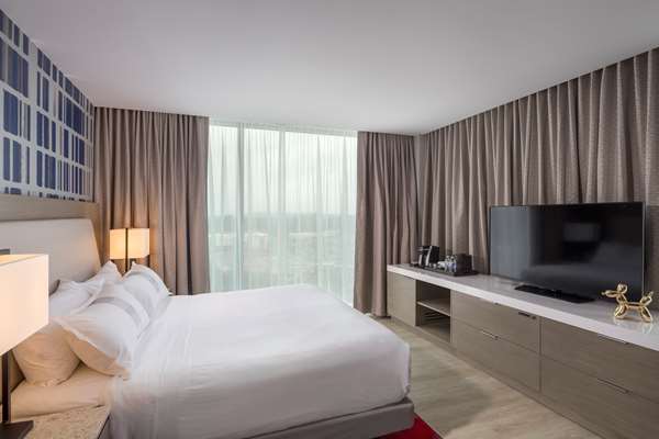 Suite - Summit Hotel Northeast Cincinnati