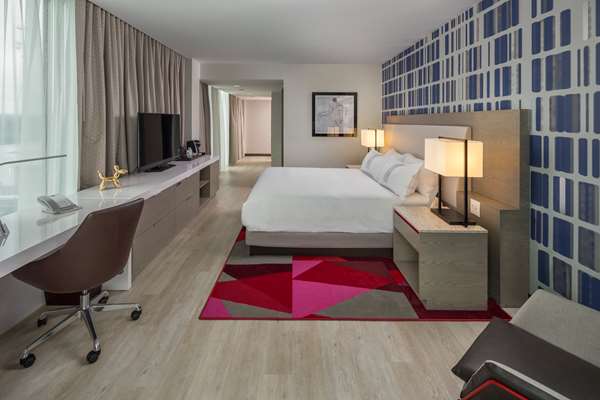 Suite - Summit Hotel Northeast Cincinnati