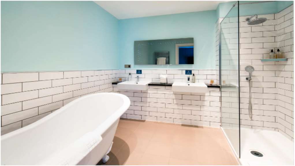 London Chigwell Prince Regent Hotel, BW Signature Collection-guestroom-Guest Room,Bathroom,Guest Room Amenity,Suite,On-Site.jpg