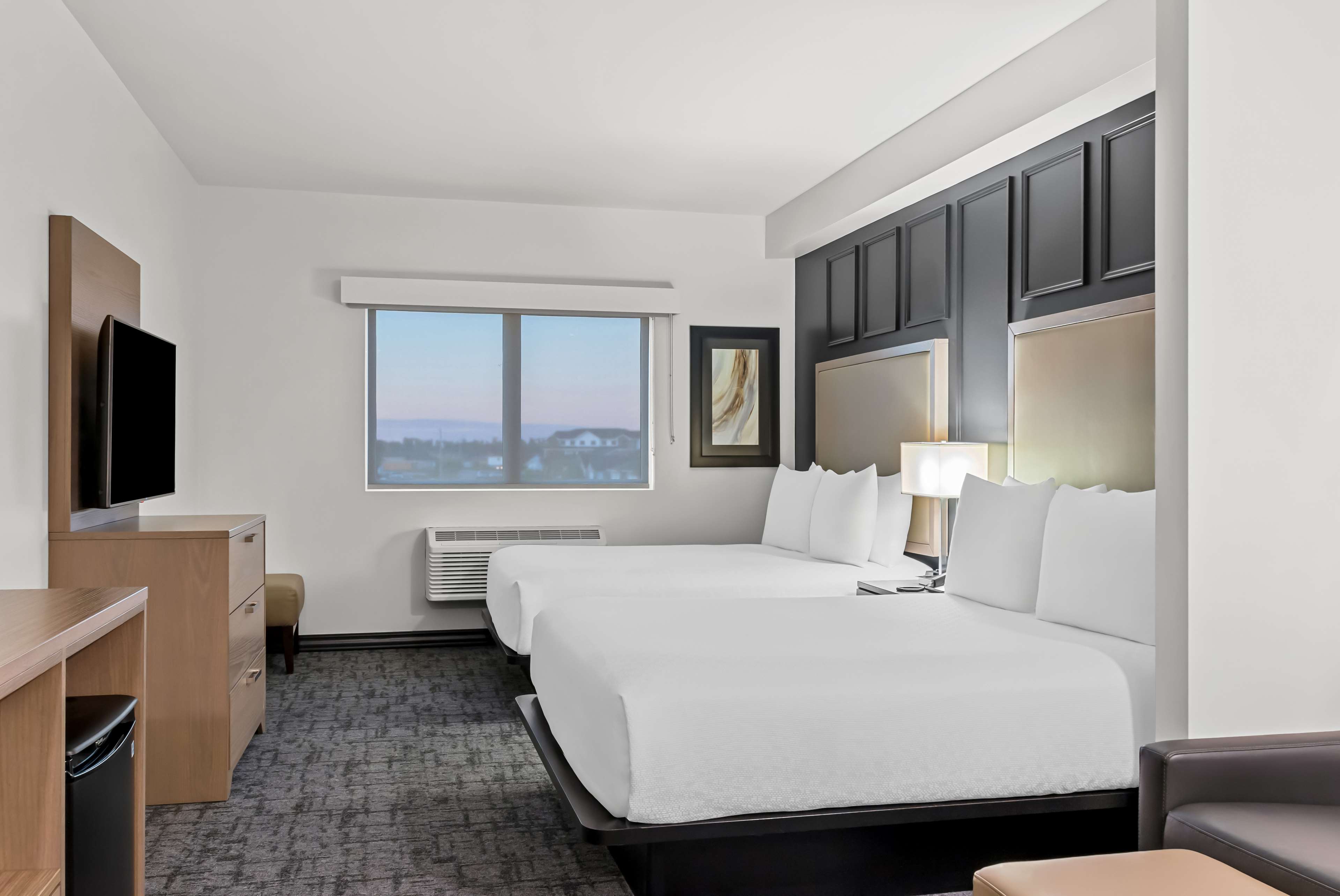 Best Western Plus Winkler - Tap to explore photos