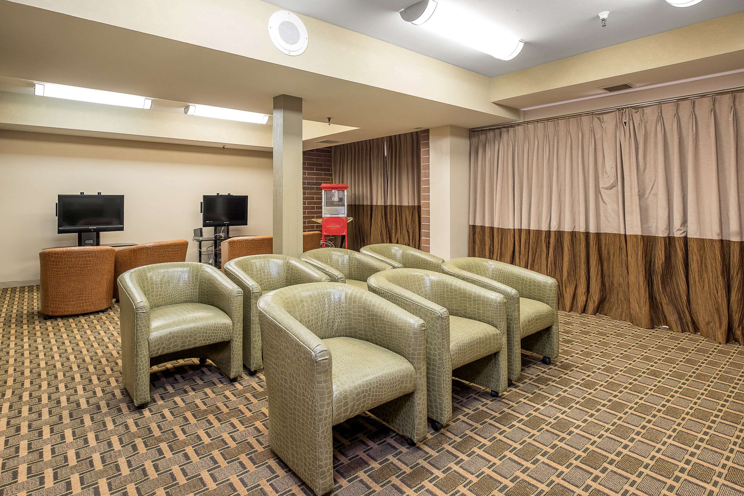Lobby | Park Plaza Resort Park City a Ramada by Wyndham