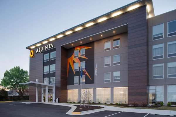 Exterior view - La Quinta Inn & Suites Manassas