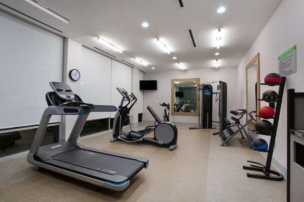 Fitness/ Exercise Room - La Quinta Inn & Suites Manassas