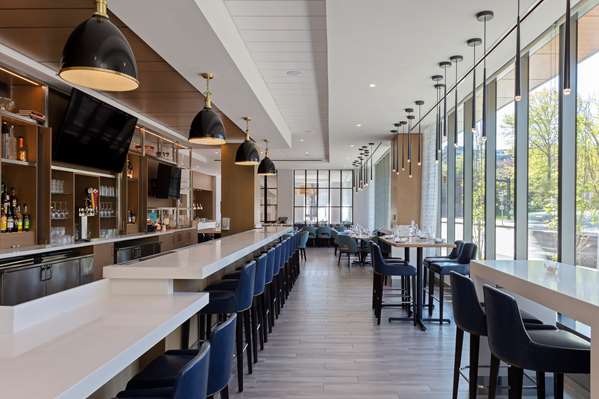 Restaurant - Hilton Garden Inn Brookline