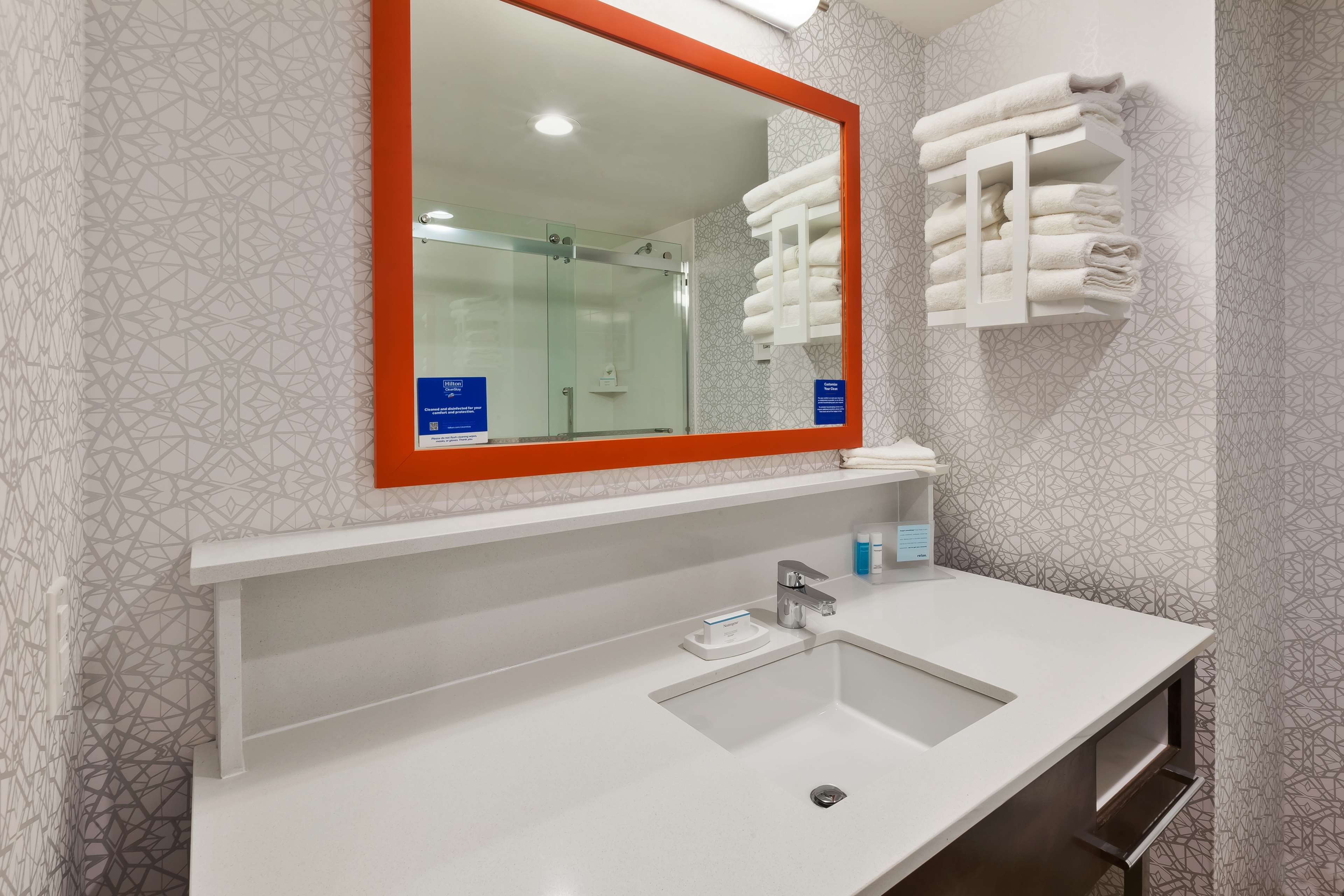 Hampton Inn by Hilton Danville, VA Room Type - KING ACCESSIBLE ROOM NS