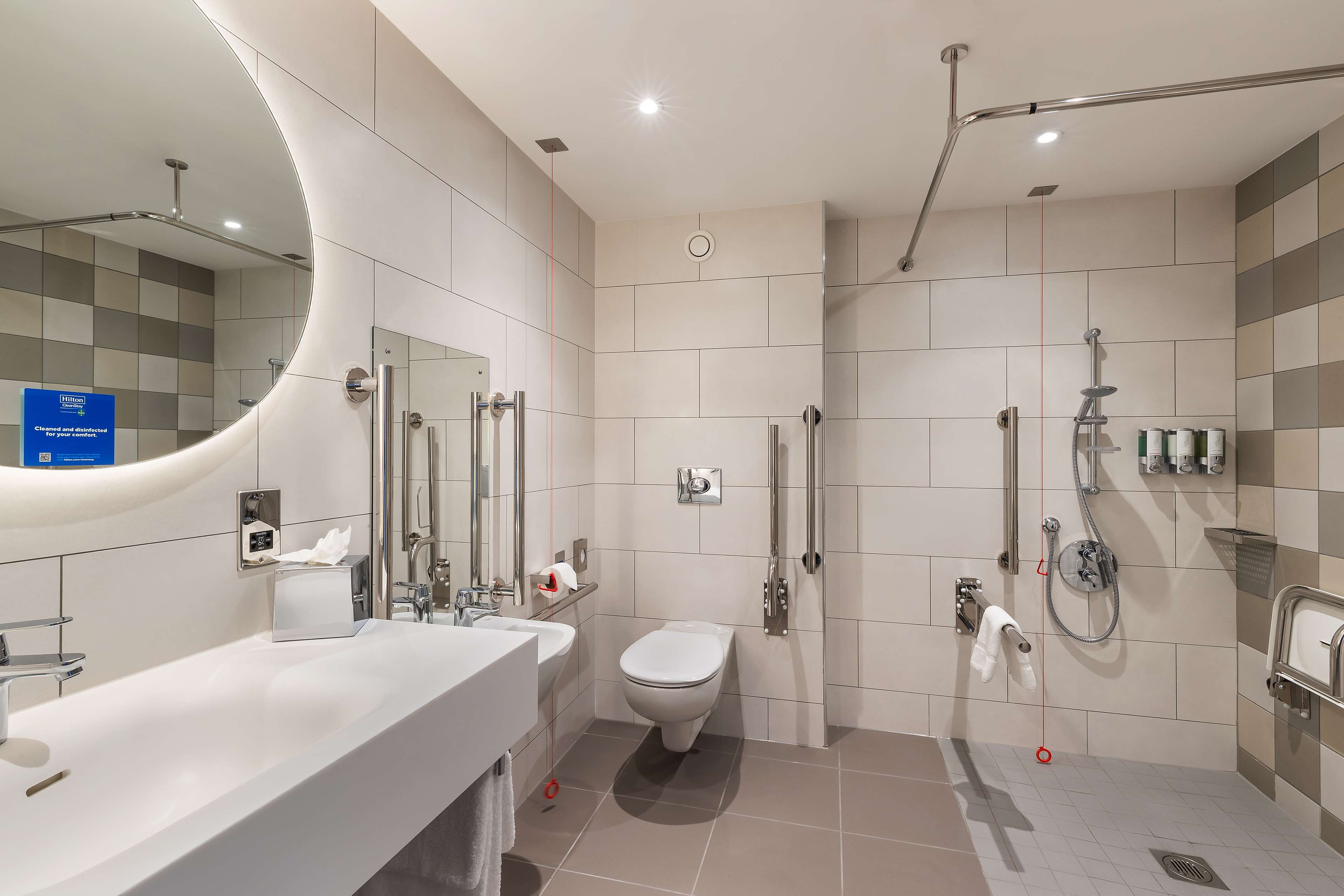 Hampton by Hilton Torquay Room Type - TWIN ACCESSIBLE ROOM