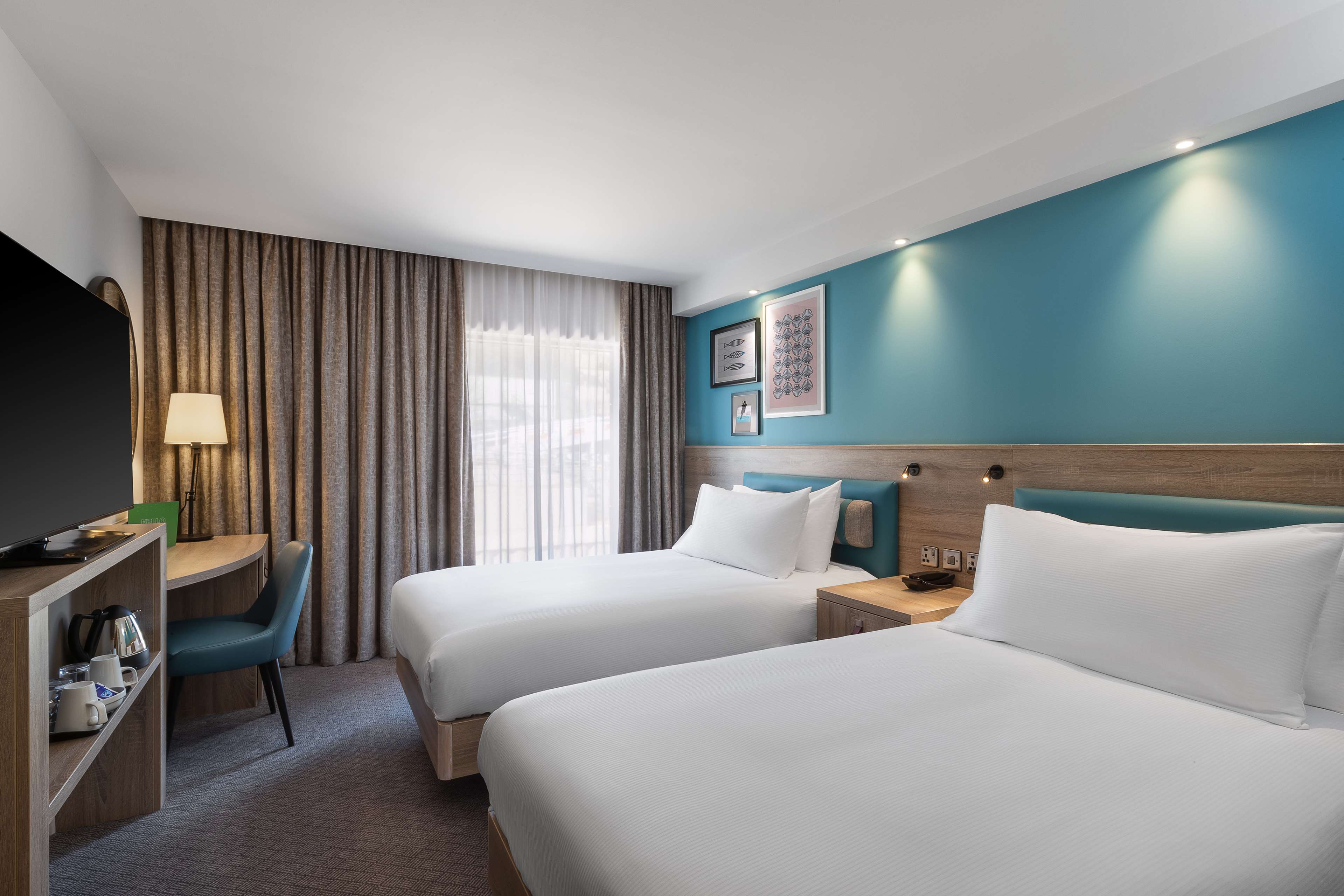 Hampton by Hilton Torquay Room Type - TWIN ROOM WITH VIEW