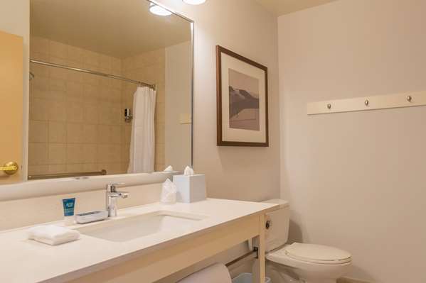  - Lakeview Signature Hotel Airport Winnipeg