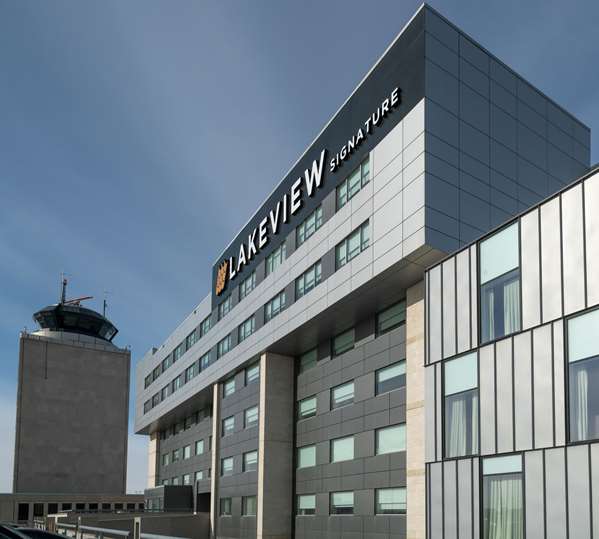 Exterior view - Lakeview Signature Hotel Airport Winnipeg