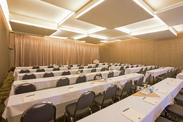  - Lakeview Signature Hotel Airport Winnipeg