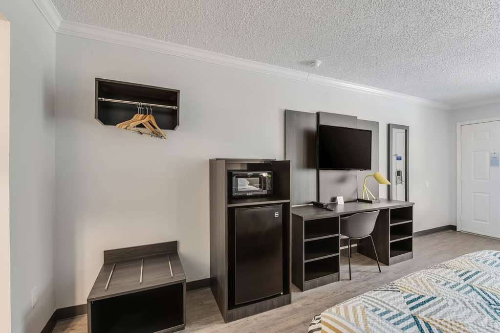 MOTEL 6 KILGORE, TX-guestroom-Guest Room,On-Site.jpg