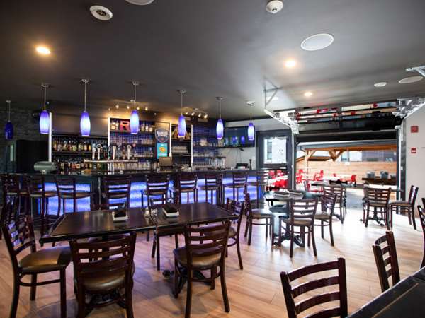 Bar - Hotel V Gatineau