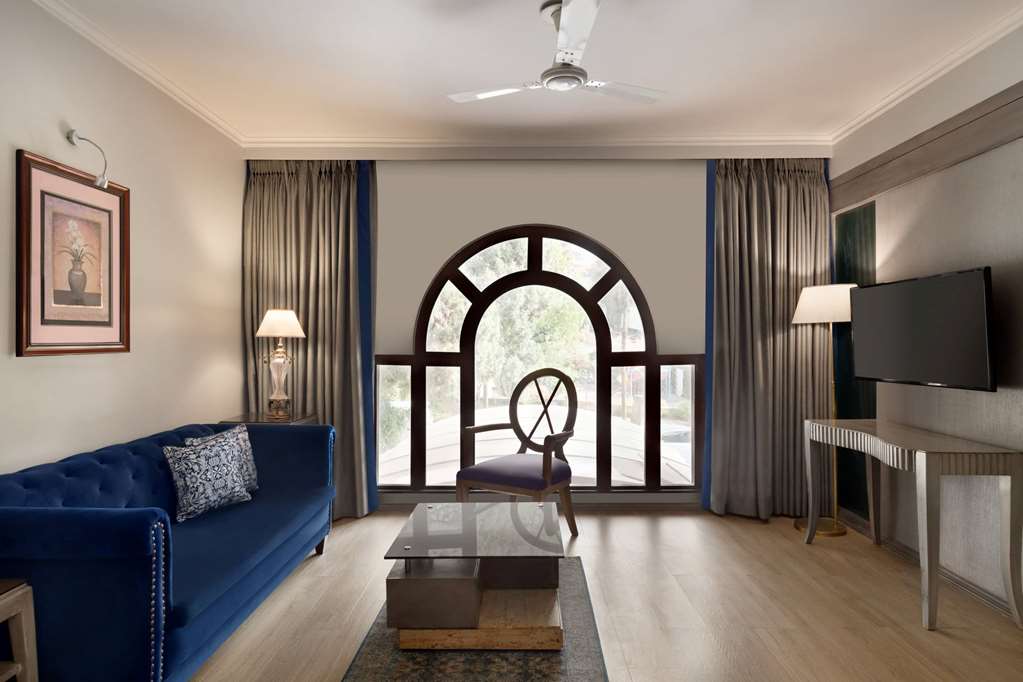RAMADA BY WYNDHAM MUSSOORIE MALL RO-guestroom-Guest Room,Suite,On-Site.jpg