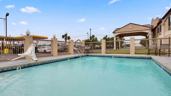 Pool - SureStay Hotel by Best Western Alexandria - I-49, Exit 90